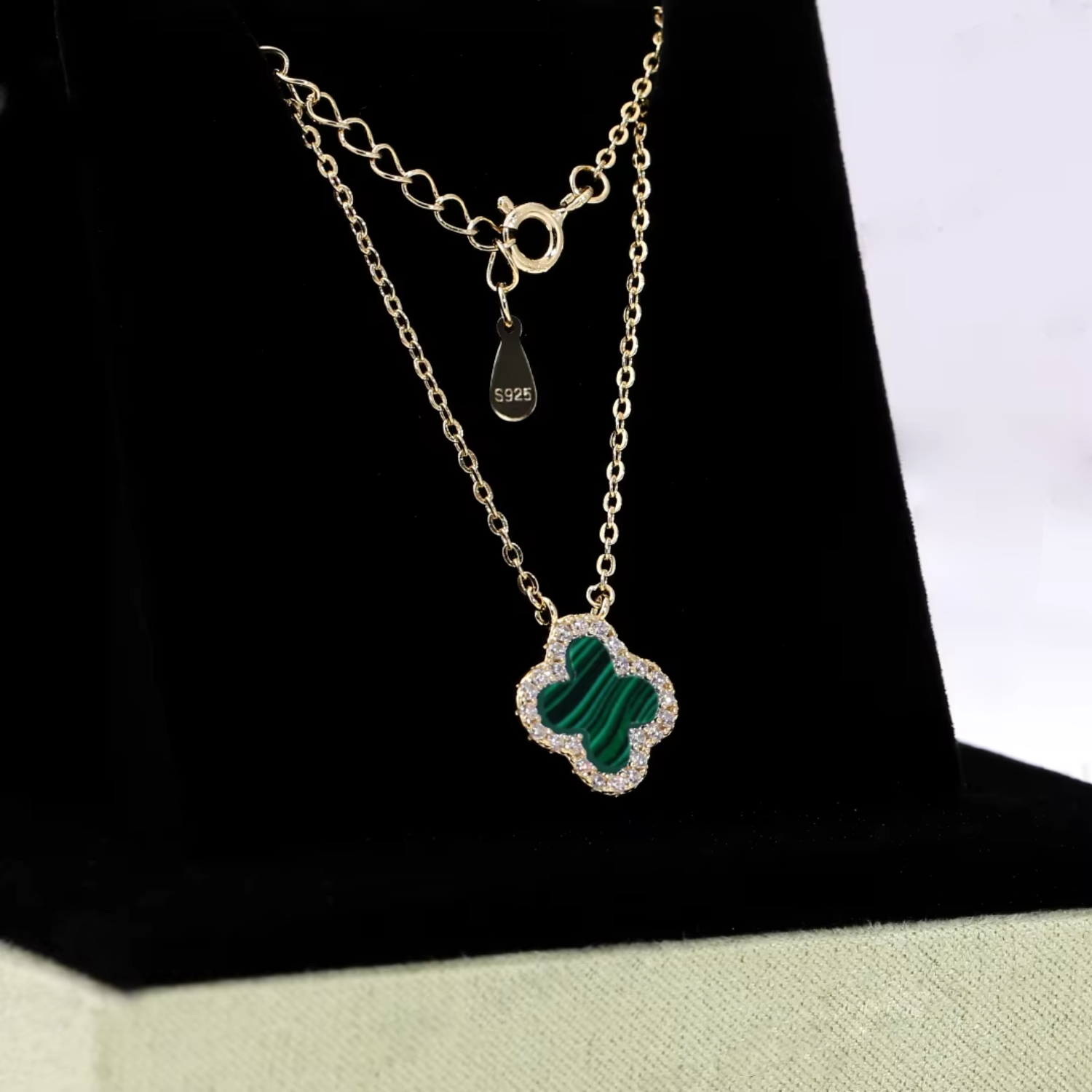 Goldgelb_ac56842c-0110-4400-bc38-aa7e45cb83db.png Klee Diamond Necklace - Image 1